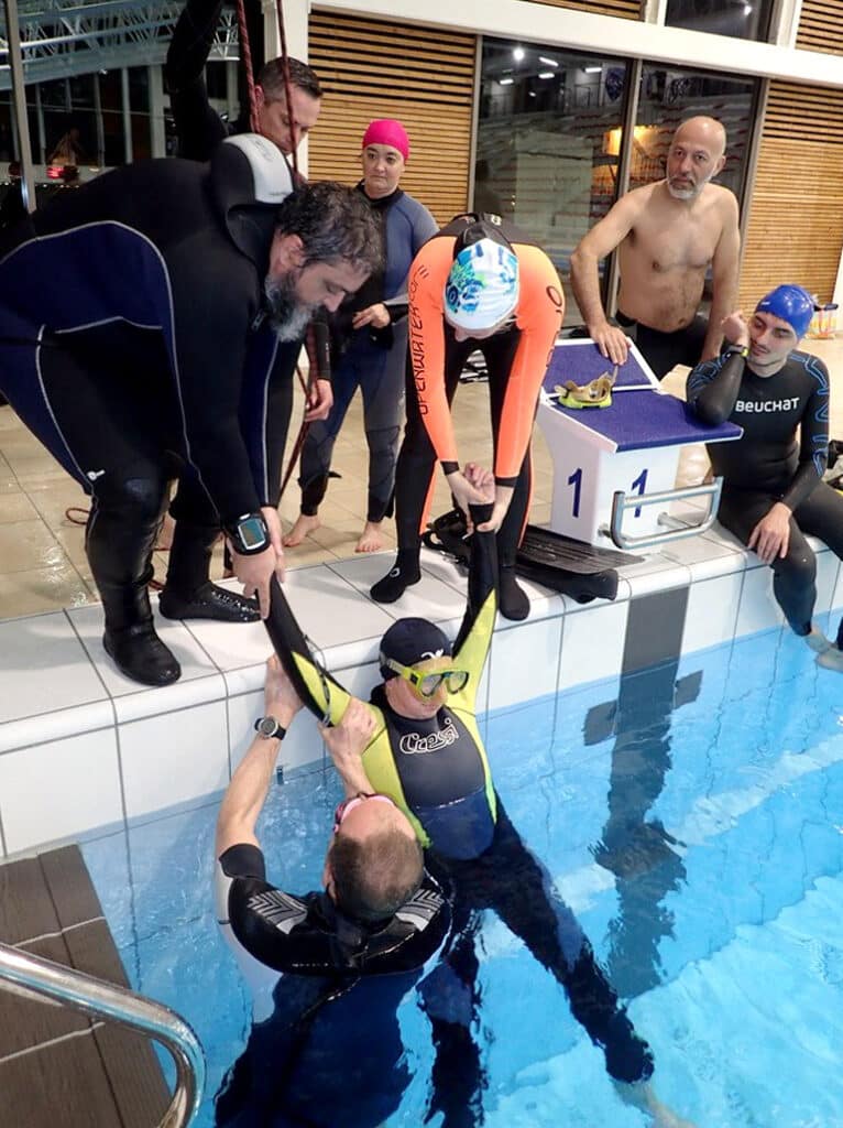 Exercice RIFAP en piscine, prise en charge d'un plongeur en détresse - AixPlo février 2020