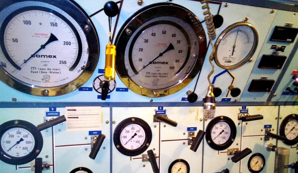 Les instruments d'un autre temps du sous-marin SAGA - AixPlo février 2020
